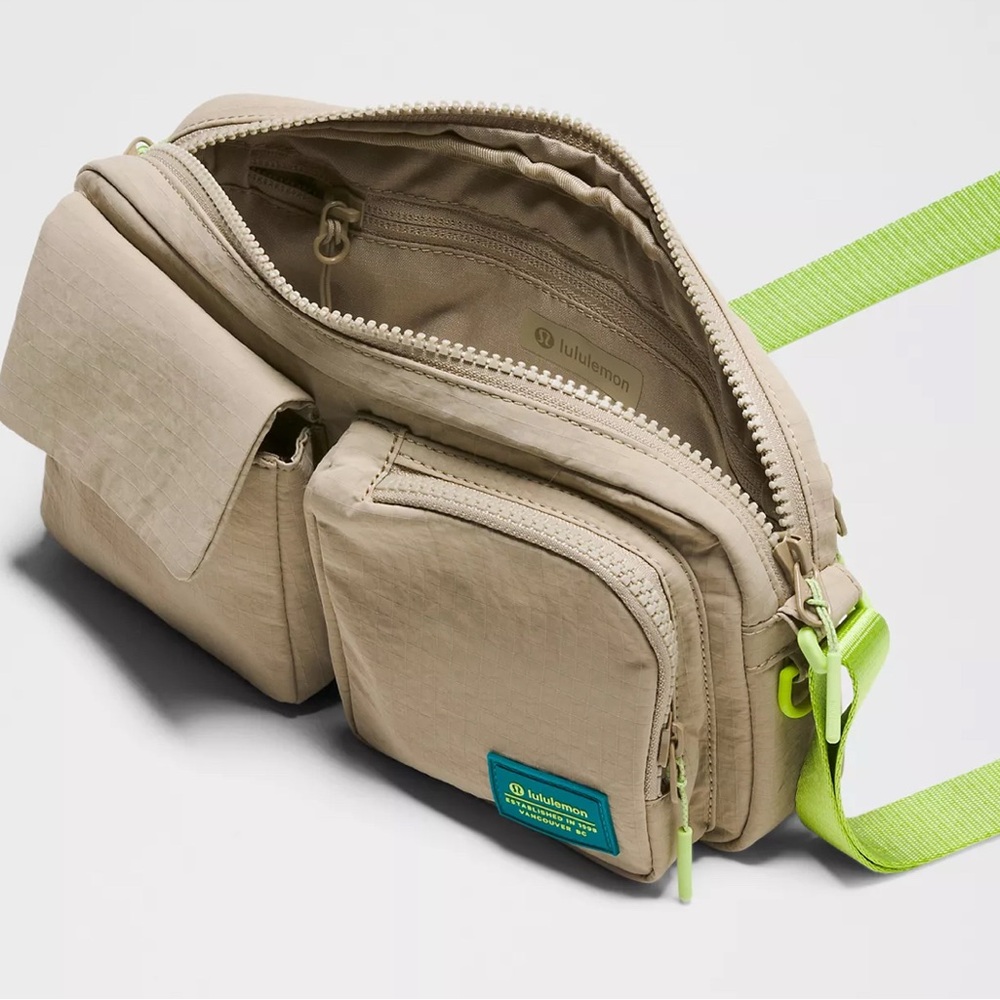 Lululemon Athletica Tan and Green Belt Bag Modern Design - Picture 3 of 3